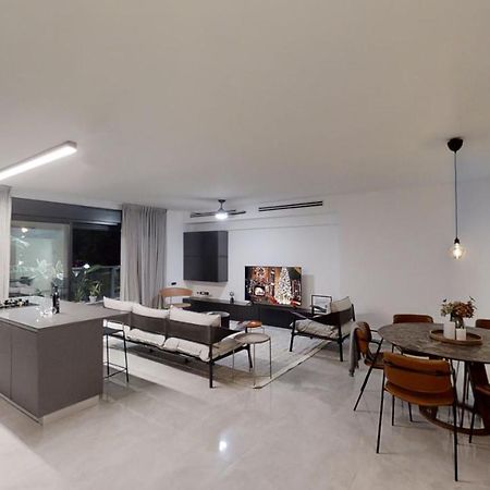 Luxury 3&4 Bedroom New Apartments - Close To The Beach & Bahai Gardens ไฮฟา ภายนอก รูปภาพ