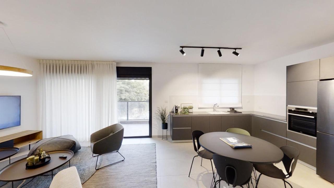 Luxury 3&4 Bedroom New Apartments - Close To The Beach & Bahai Gardens ไฮฟา ภายนอก รูปภาพ