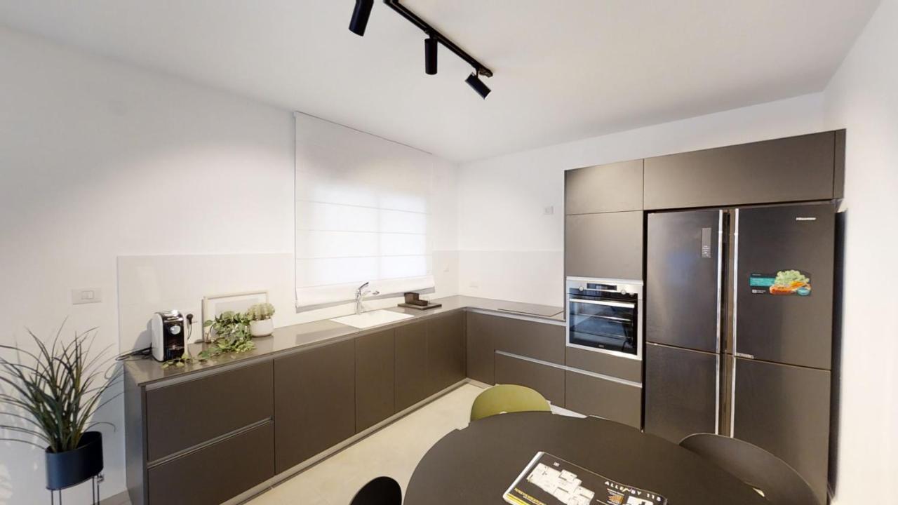 Luxury 3&4 Bedroom New Apartments - Close To The Beach & Bahai Gardens ไฮฟา ภายนอก รูปภาพ